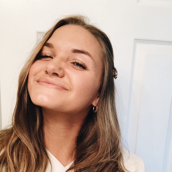 Meet your Posher, Francesca - Picture 1 of 1